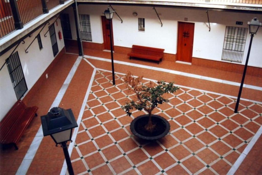 Apartamento Plaza De San Bernardo 4 Sevilla Bagian luar foto
