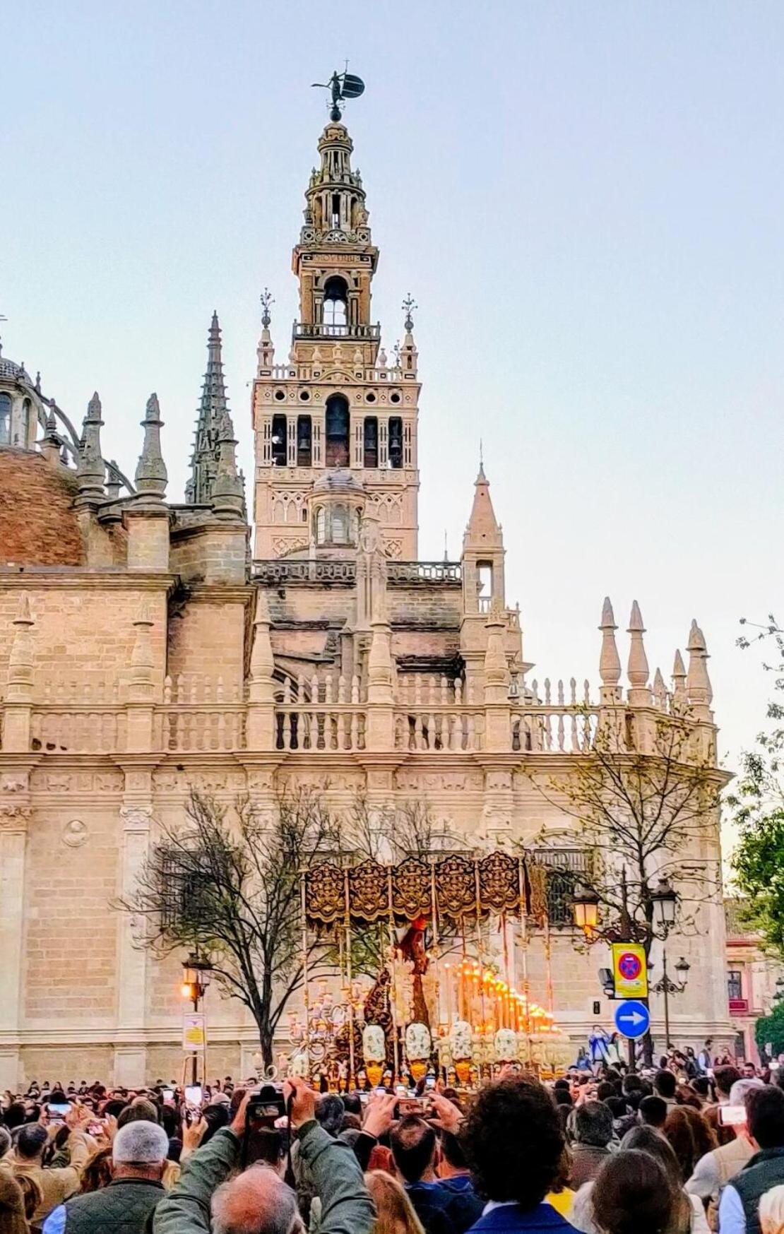 Apartamento Plaza De San Bernardo 4 Sevilla Bagian luar foto
